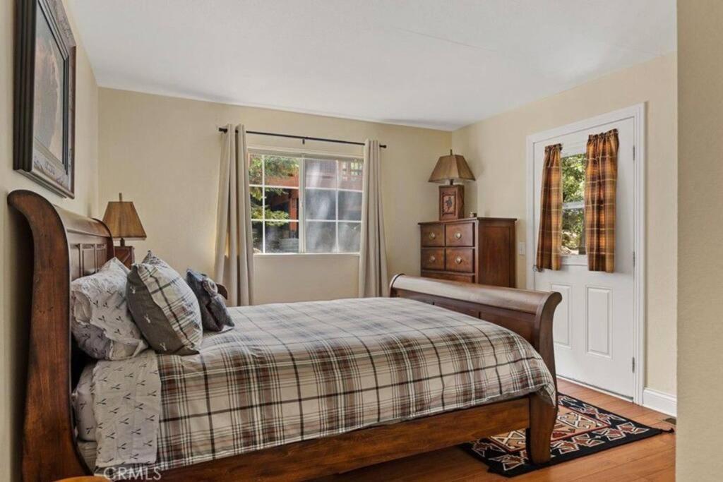 Charming Getaway Cabin Lake Arrowhead Eksteriør bilde